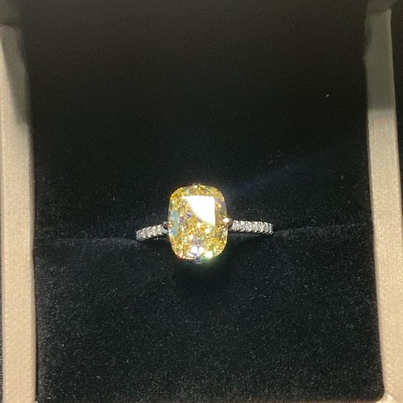 2.5ct Canary Radiant Cut Ring - Picture 7 of 17